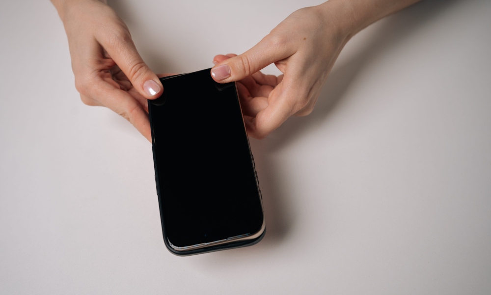 В России ожидают ажиотажного спроса и высокую цену на первый складной iPhone